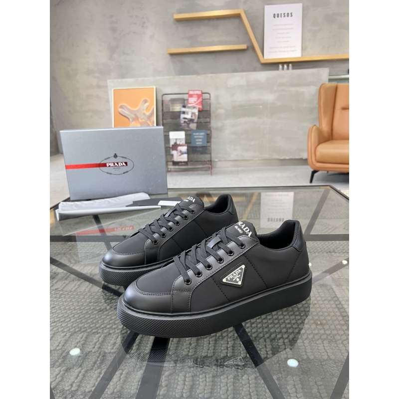 Pra*a casual shoes